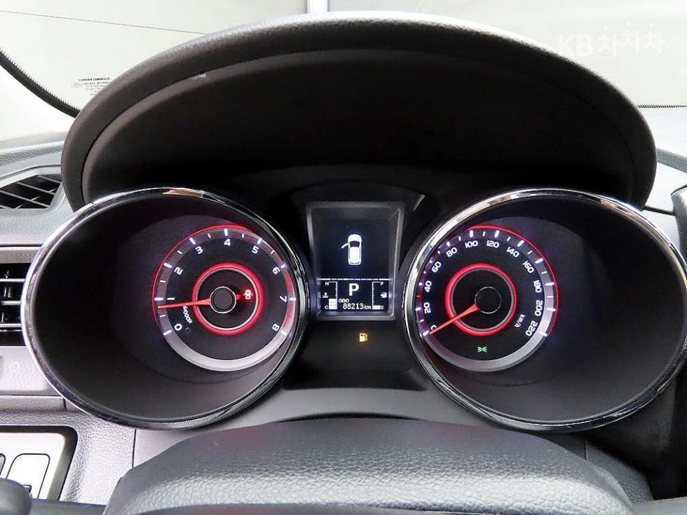 КейДжи Мобилити Тиволи AirБензин 2WD RX - 8