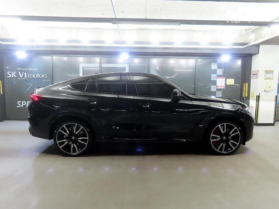 BMW X6(G06)M60i xDrive Стандартен - 3
