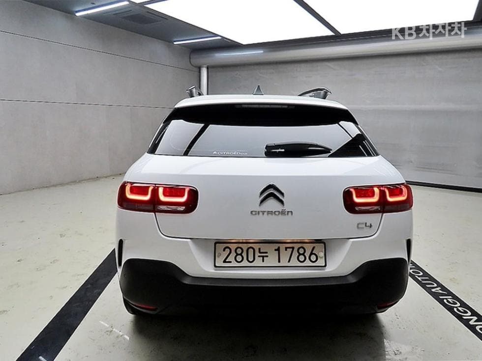 시트로엥 C4 칵투스1.5 BlueHDi SHINE - 3