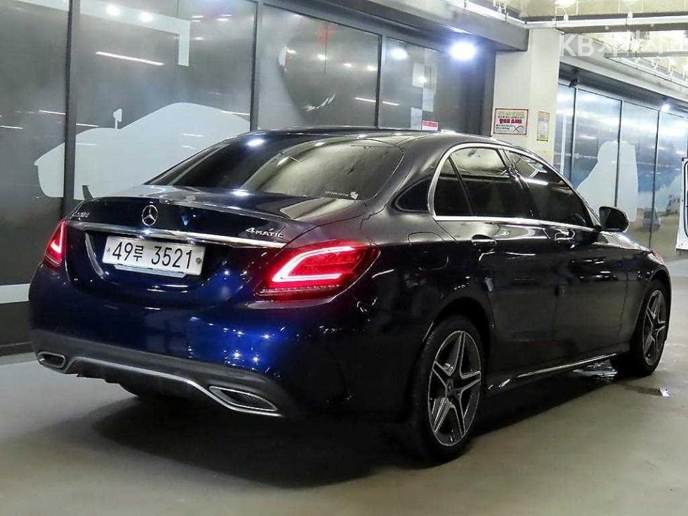 Mercedes-Benz The New (фейслифт) C-КласC200 4Matic AMG Line - 4