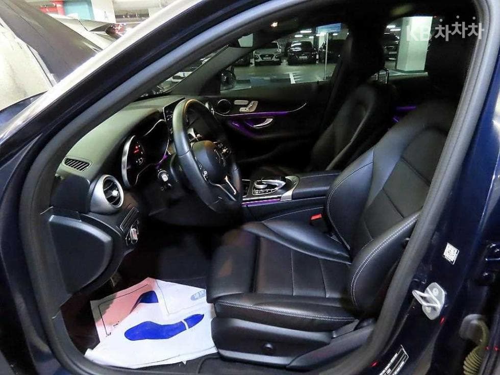 Mercedes-Benz The New (фейслифт) C-КласC200 4Matic AMG Line - 6
