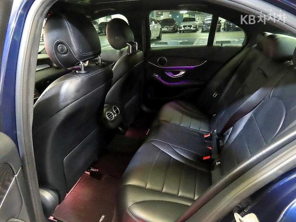 Mercedes-Benz The New (фейслифт) C-КласC200 4Matic AMG Line - 7