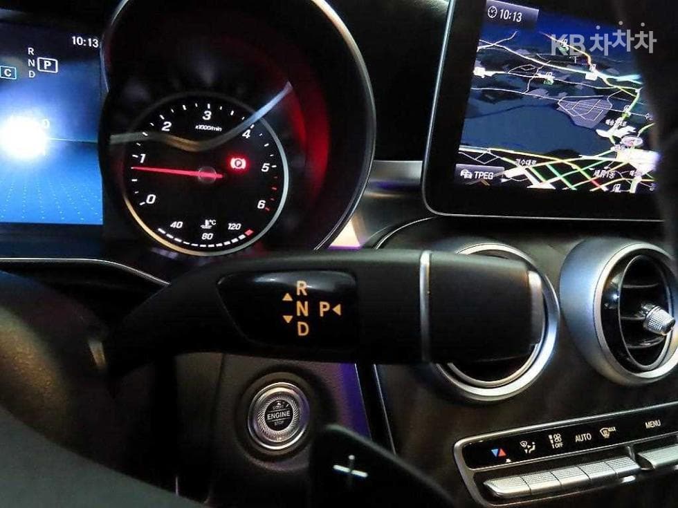 Mercedes-Benz The New (фейслифт) C-КласC200 4Matic AMG Line - 12