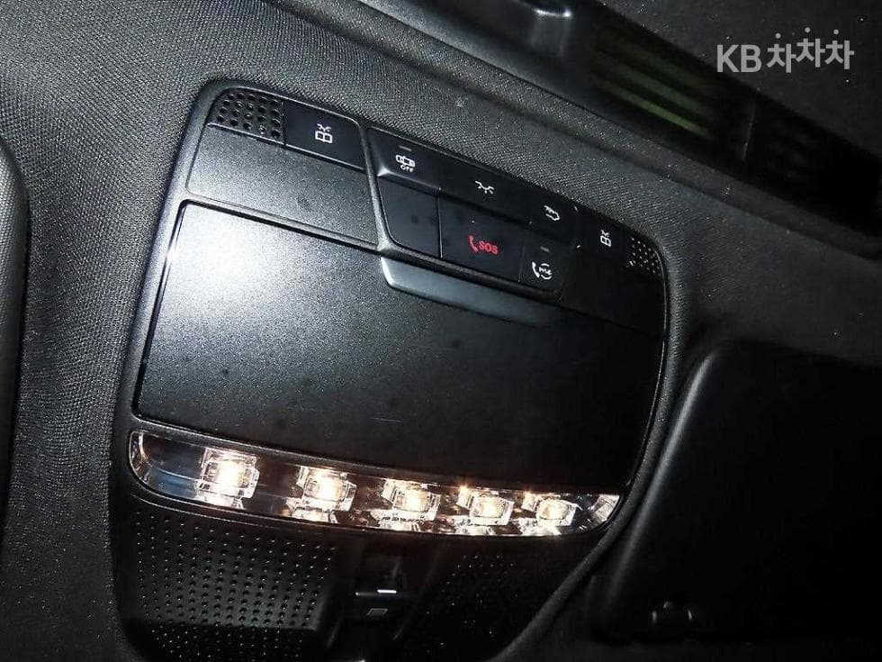 Mercedes-Benz The New (фейслифт) C-КласC200 4Matic AMG Line - 15
