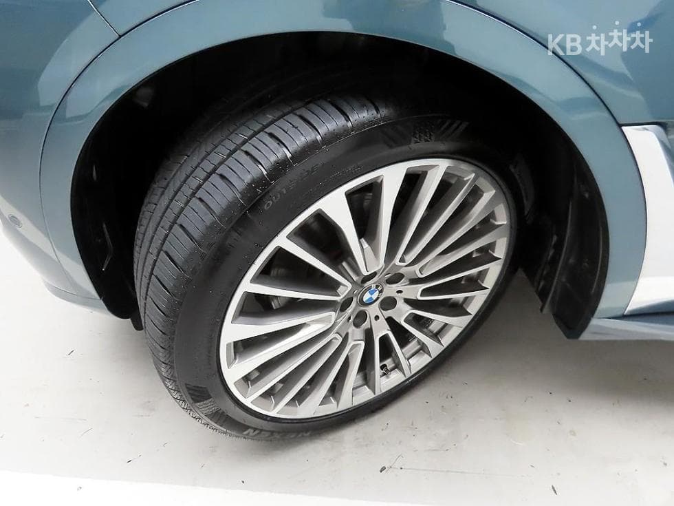 BMW X7(G07)xDrive 40i 디자Местен퓨어 Ексел런스 7-местен (Лимузин) - 19