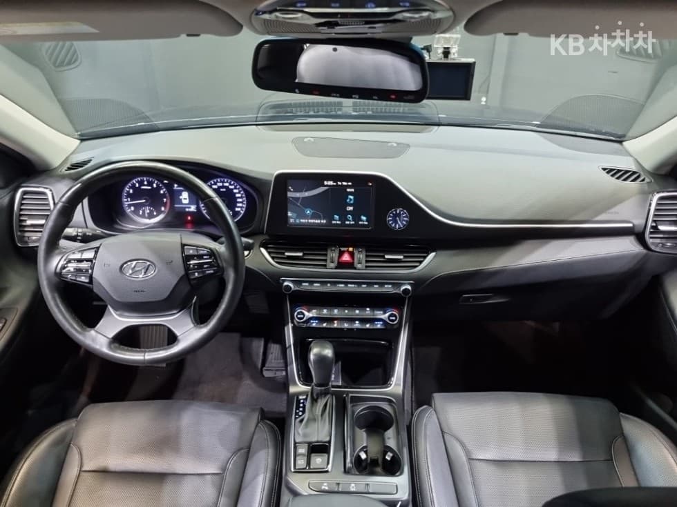 Hyundai Grandeur (Azera)IG2.4 Premium Standard - 9