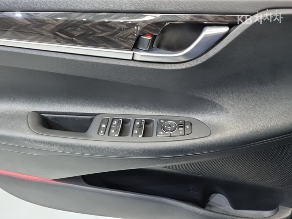 Hyundai Grandeur (Azera)IG2.4 Premium Standard - 18