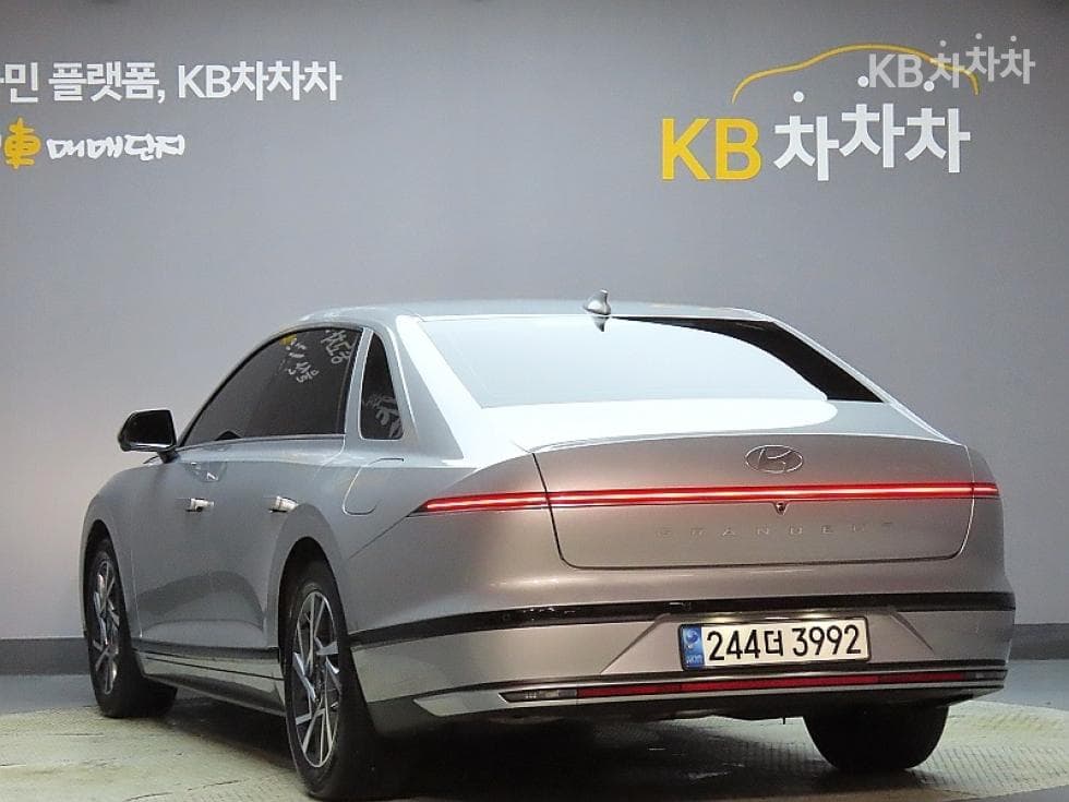 Hyundai The All New Grandeur (Azera) Hybrid1.6 Turbo Gasoline Exclusive - 4