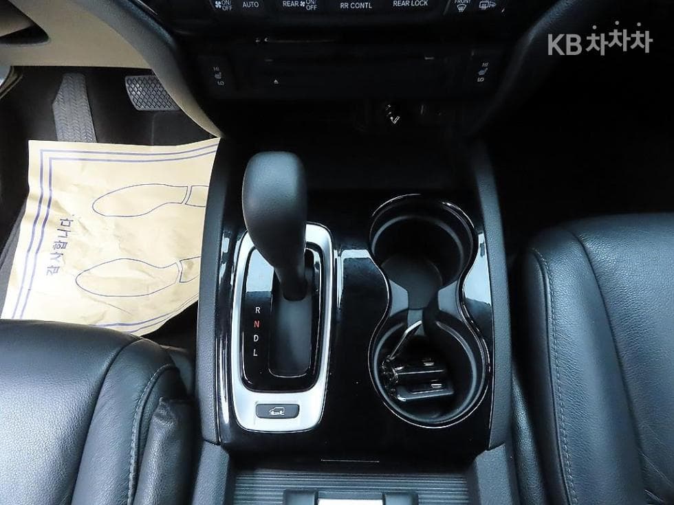혼다 파일럿(3-토 поколение)3.5 V6 4x4 Стандартен - 10