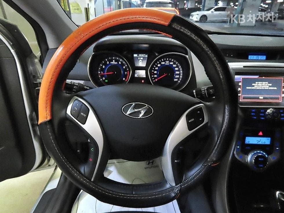 Hyundai Avante (Elantra)MDM16 GDi PREMIER - 8