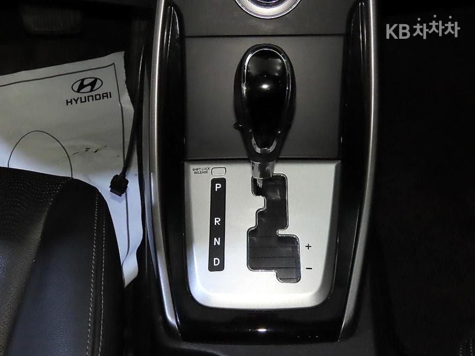 Hyundai Avante (Elantra)MDM16 GDi PREMIER - 12