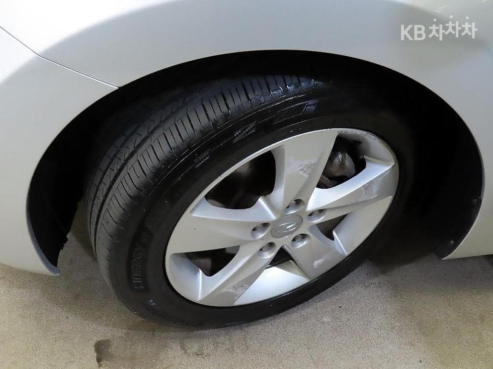 Hyundai Avante (Elantra)MDM16 GDi PREMIER - 20