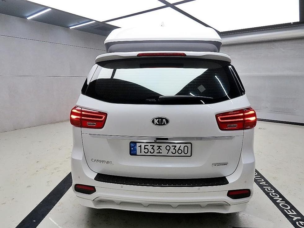 Kia The New (facelift) CarnivalHigh Limousine (Carnival) 2.2 Diesel 9-seater Noblesse Special (special feature/edition) - 3