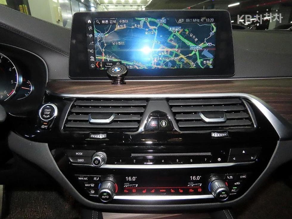 BMW 올Нов5 Серия (G30)520d xDrive M Sport Package Plus - 11