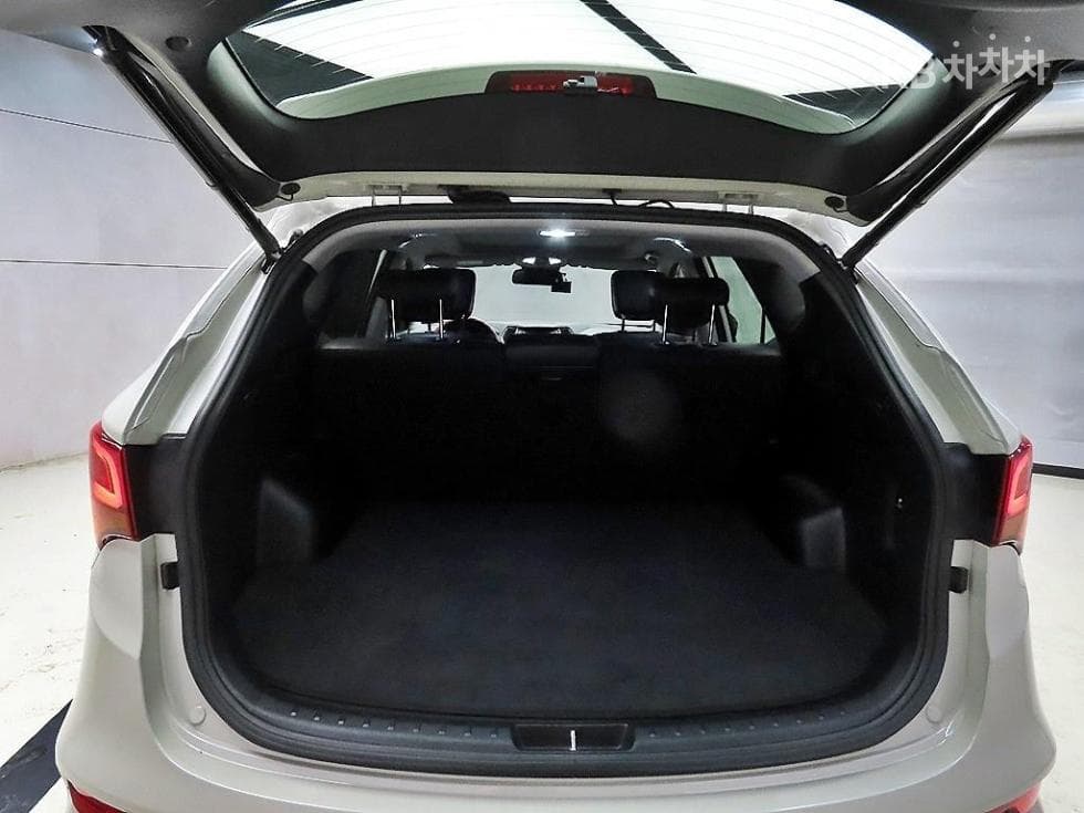 Hyundai Santa Fe The PrimeDiesel R2.2 2WD 5-seater Exclusive Special (special feature/edition) - 18