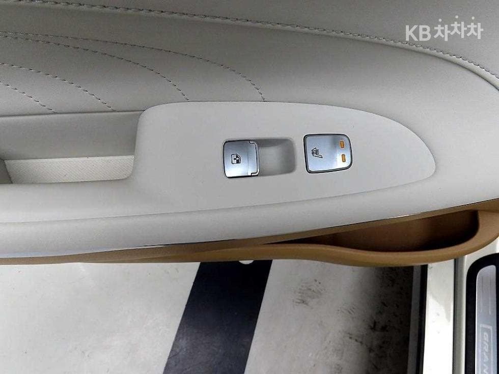 Hyundai The New (facelift) Grandeur (Azera) Hybrid2.4 Calligraphy - 12
