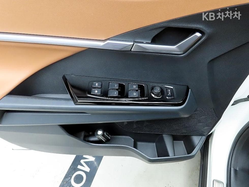 КейДжи Мобилити 토레스(J100)1.5 GDI Турбо AWD T7 - 11