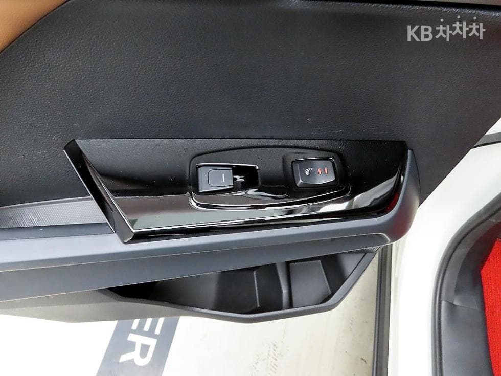 КейДжи Мобилити 토레스(J100)1.5 GDI Турбо AWD T7 - 12