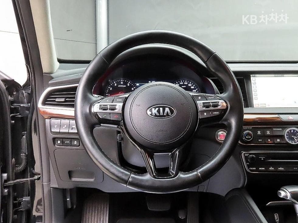 Киа All New K73.3 GDI Noblesse Специал (специален признак/издание) - 9
