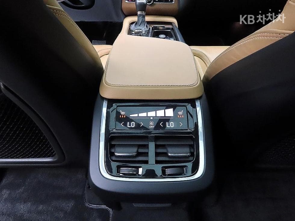Volvo All New XC90D5 Momentum - 16