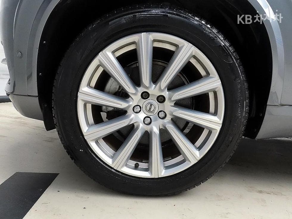 Volvo All New XC90D5 Momentum - 20