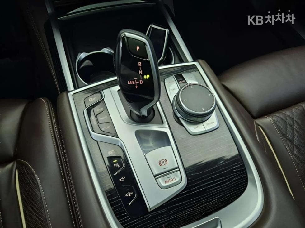 BMW 7시리즈 (G11)745e sDrive M Sport - 11
