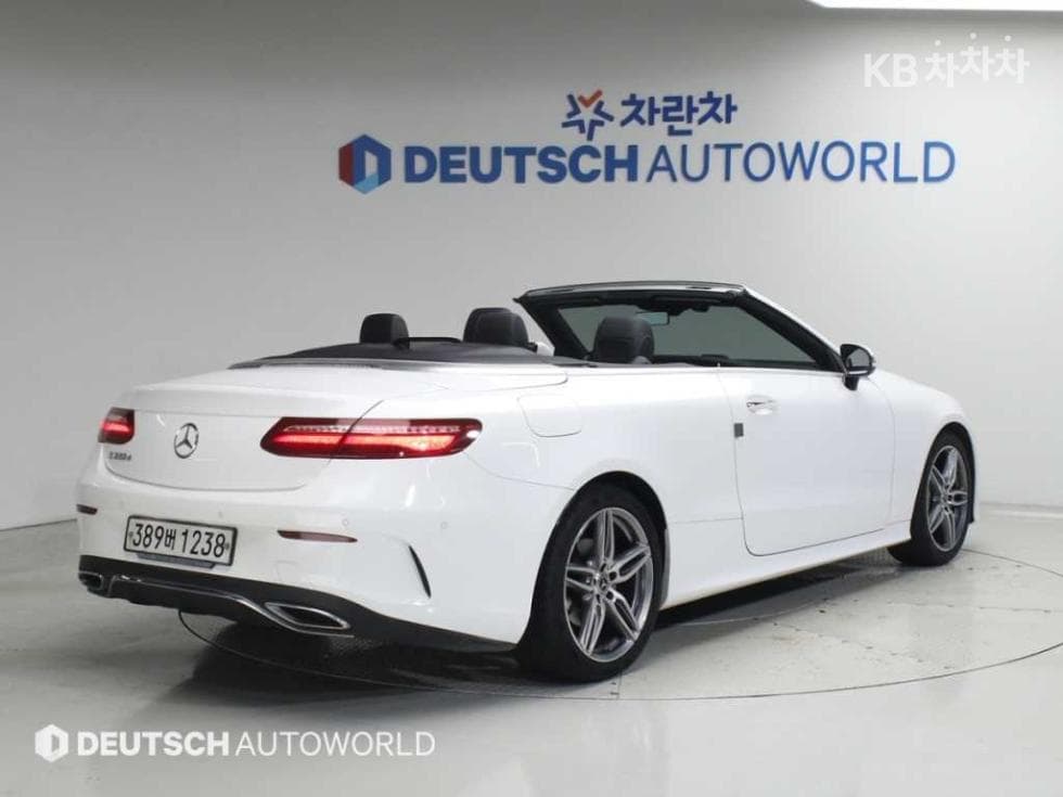 Mercedes-Benz E-Клас (W213)E220d Cabriolet - 2
