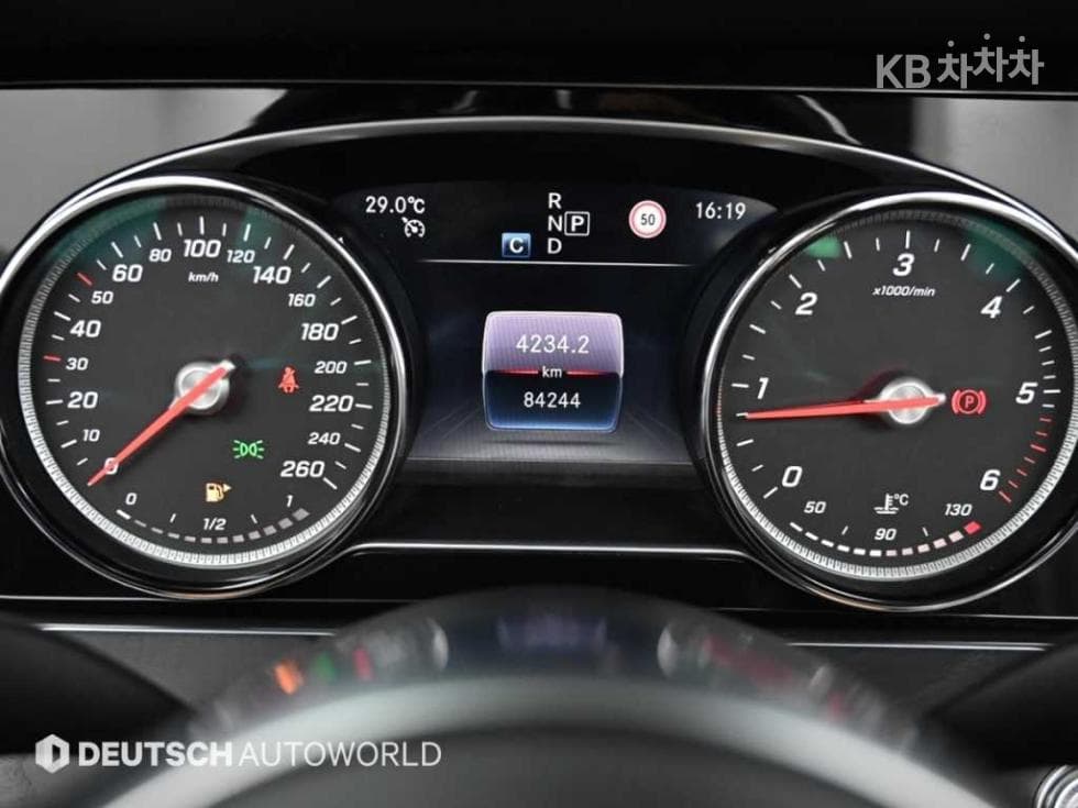 Mercedes-Benz E-Клас (W213)E220d Cabriolet - 8