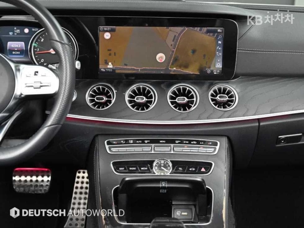 Mercedes-Benz E-Клас (W213)E220d Cabriolet - 14