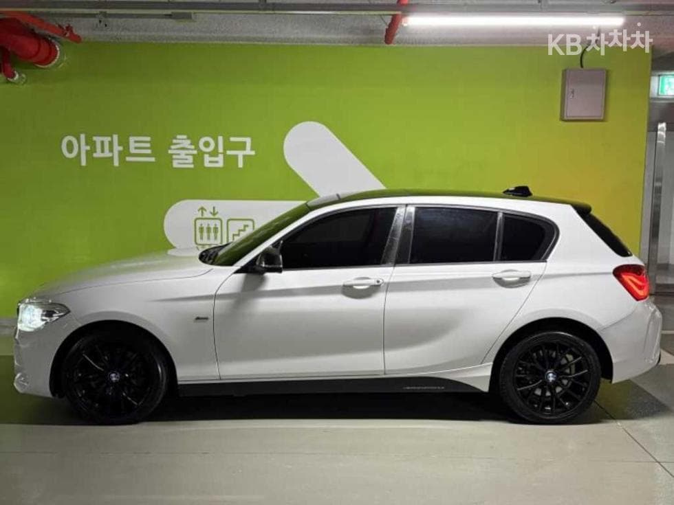 BMW Нов1시리즈118d 스포츠 Стандартен - 5
