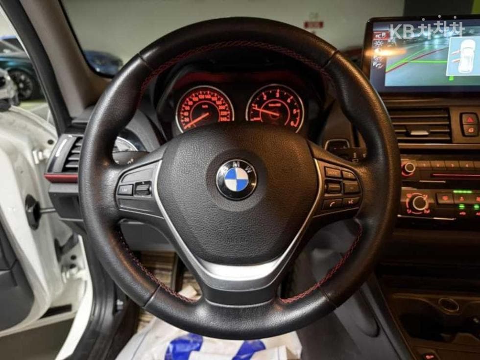 BMW Нов1시리즈118d 스포츠 Стандартен - 10
