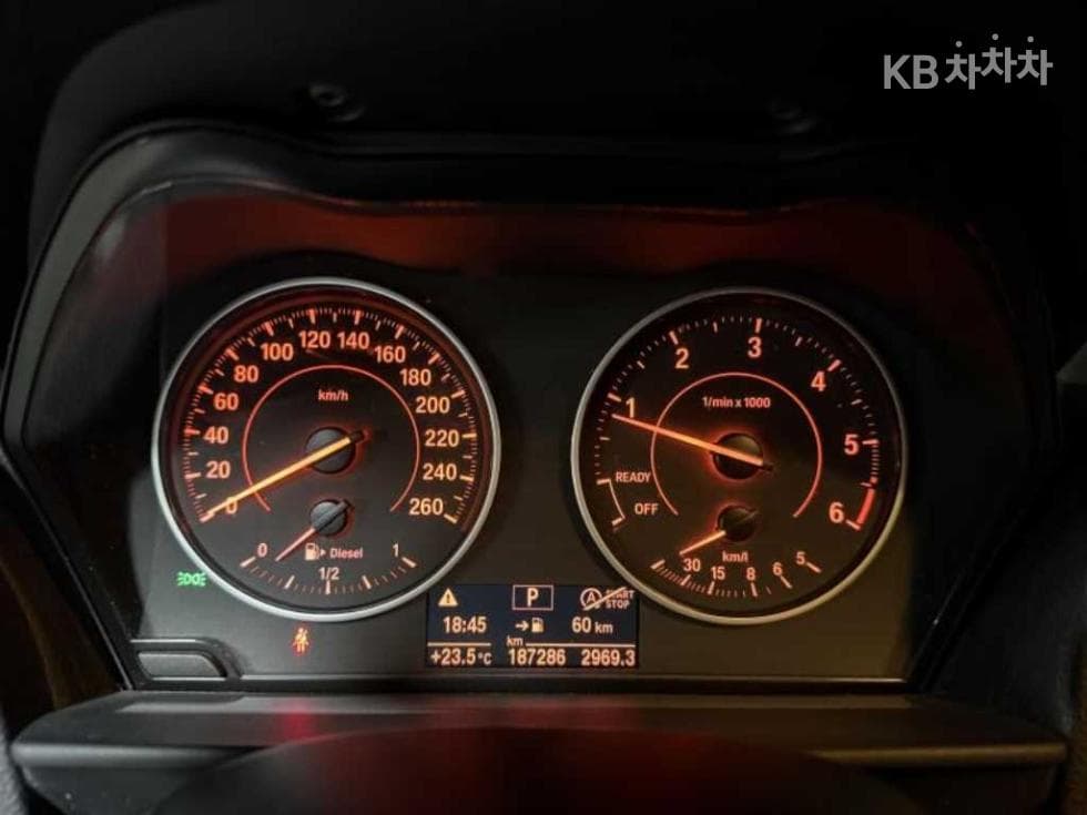 BMW Нов1시리즈118d 스포츠 Стандартен - 11