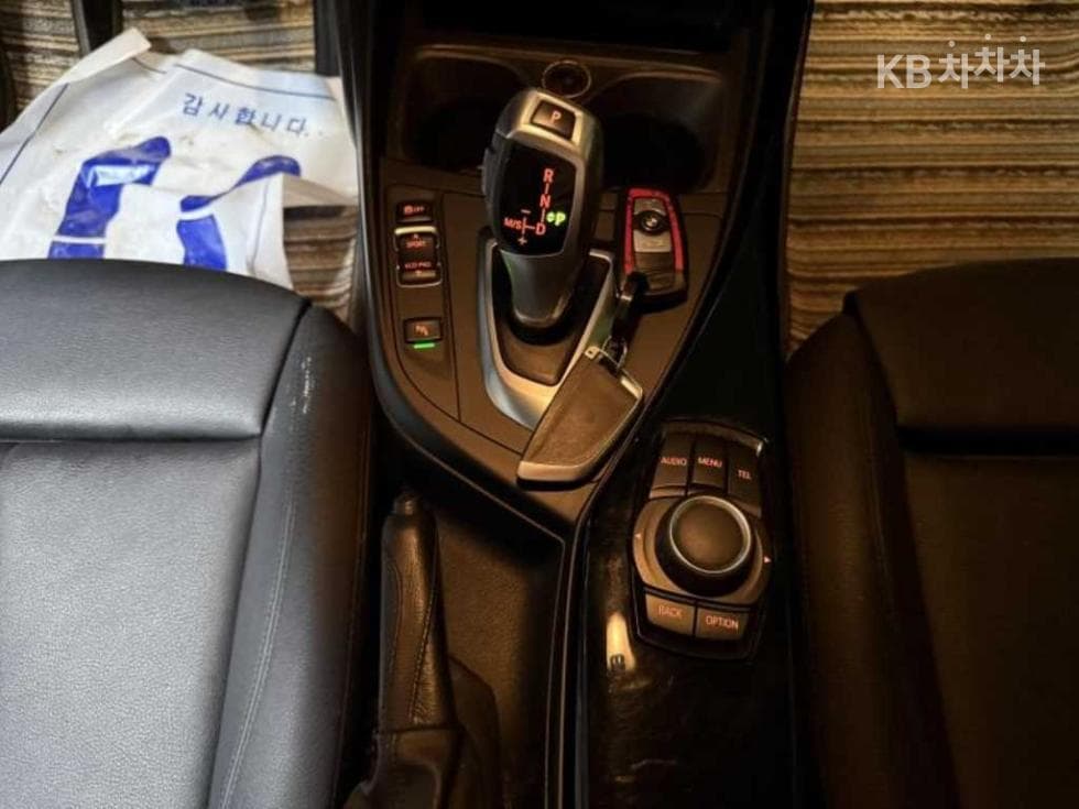 BMW Нов1시리즈118d 스포츠 Стандартен - 14