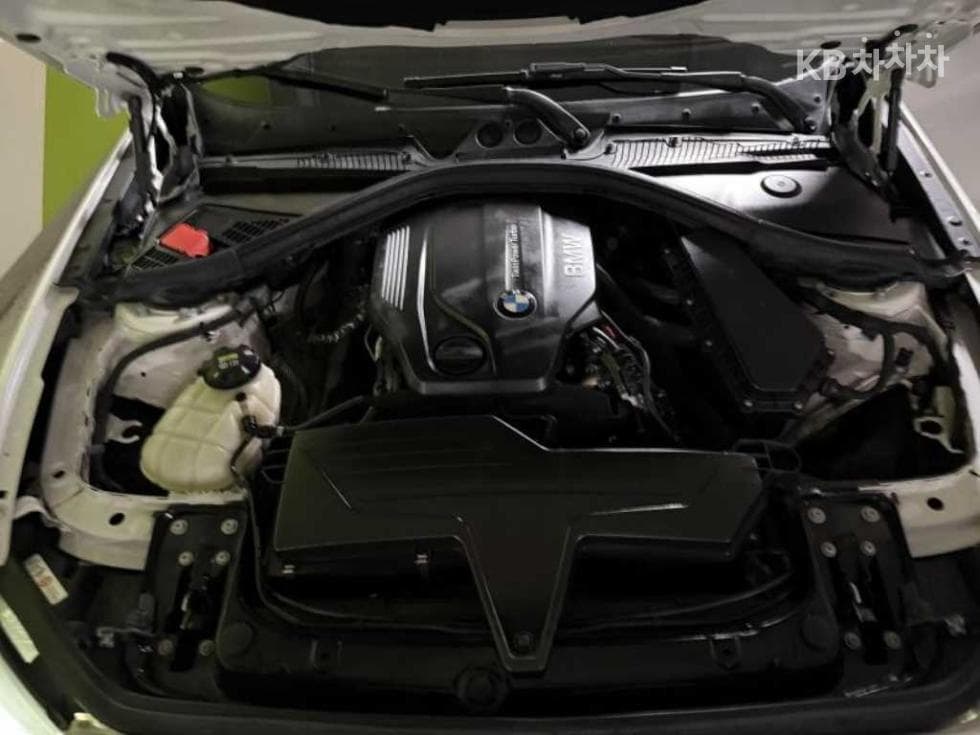 BMW Нов1시리즈118d 스포츠 Стандартен - 16