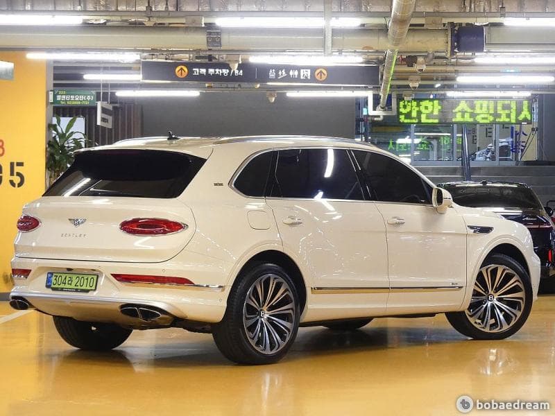 벤틀리 벤테이가4.0 V8 EWB 퍼스트에디션 - 3