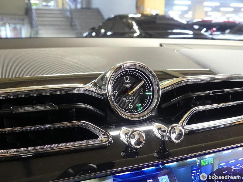 벤틀리 벤테이가4.0 V8 EWB 퍼스트에디션 - 15