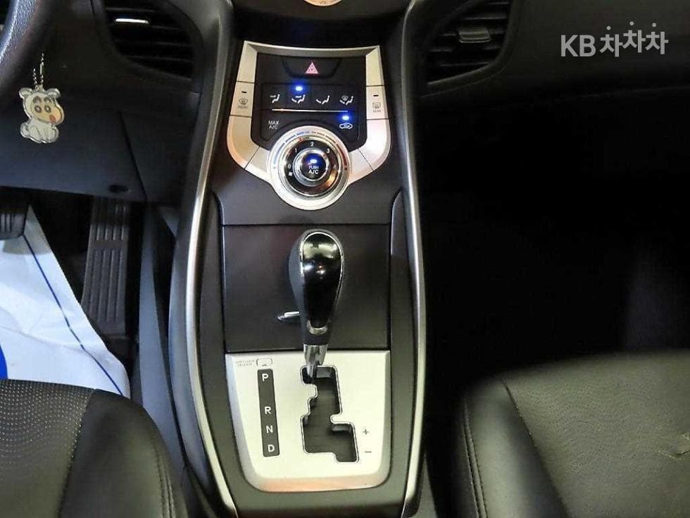 Хюндай Avante (Elantra)MDM16 GDi DELUXE - 12