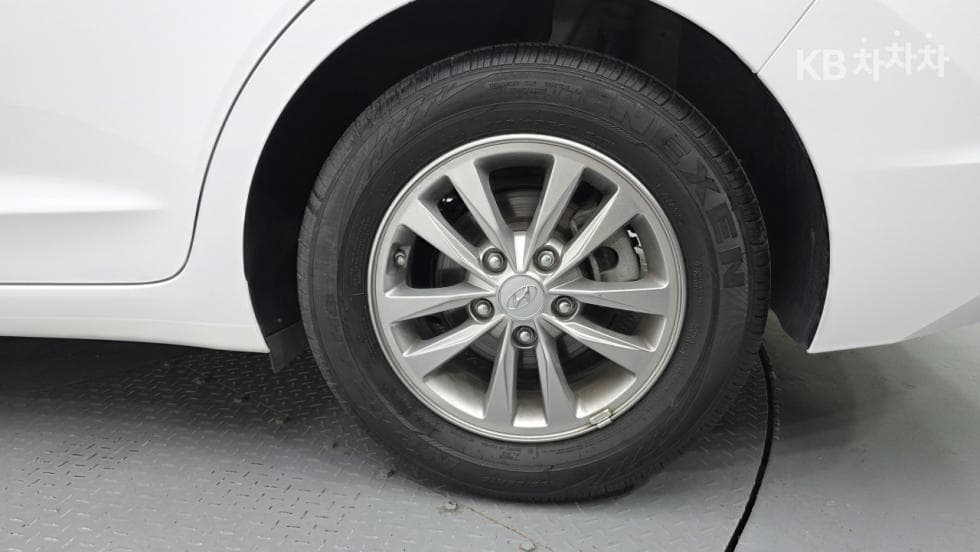 Hyundai The New (facelift) Avante (Elantra) ADSmartstream G1.6 Smart - 8