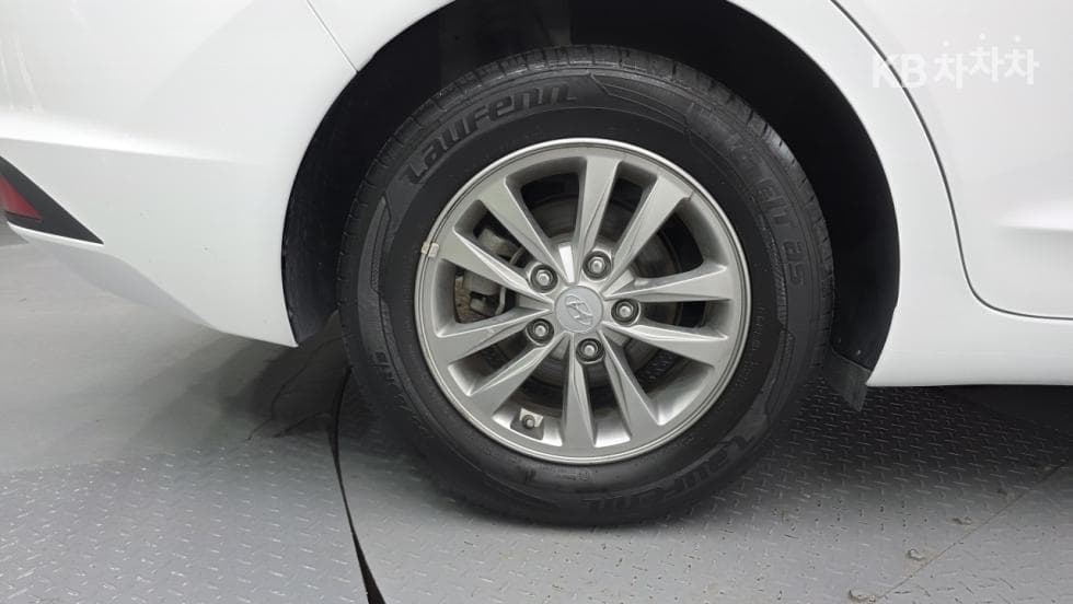 Hyundai The New (facelift) Avante (Elantra) ADSmartstream G1.6 Smart - 10