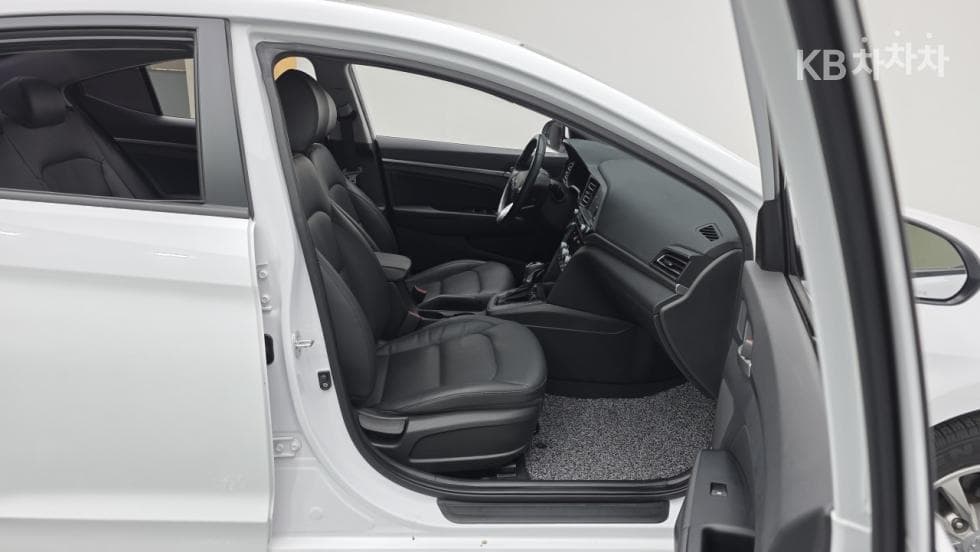 Hyundai The New (facelift) Avante (Elantra) ADSmartstream G1.6 Smart - 12