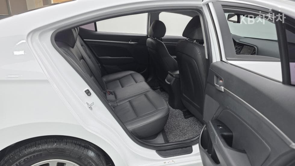 Hyundai The New (facelift) Avante (Elantra) ADSmartstream G1.6 Smart - 13