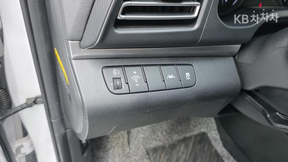 Hyundai The New (facelift) Avante (Elantra) ADSmartstream G1.6 Smart - 21