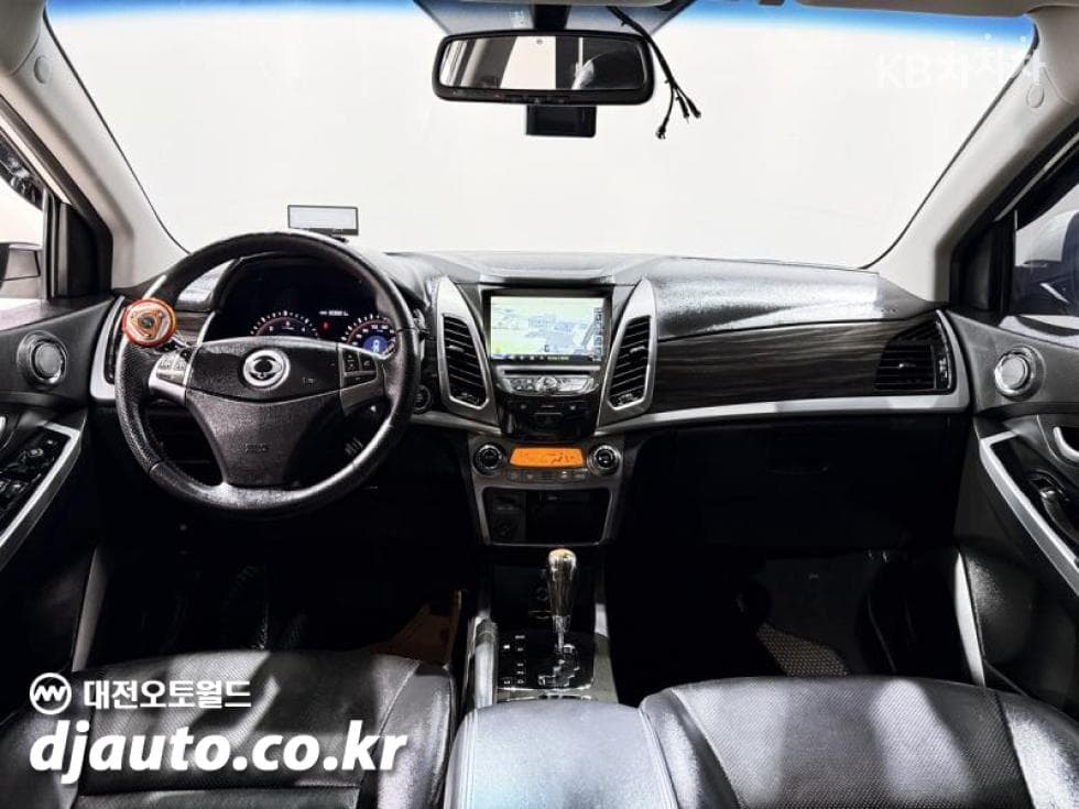 КейДжи Мобилити Нов코란도 C2.0 어드벤처 60th 에디션 2WD - 4