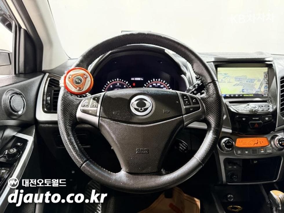 КейДжи Мобилити Нов코란도 C2.0 어드벤처 60th 에디션 2WD - 6