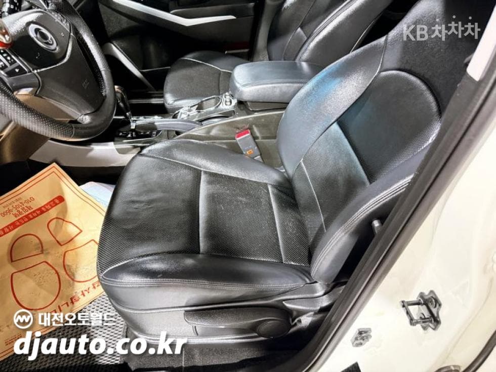 КейДжи Мобилити Нов코란도 C2.0 어드벤처 60th 에디션 2WD - 18