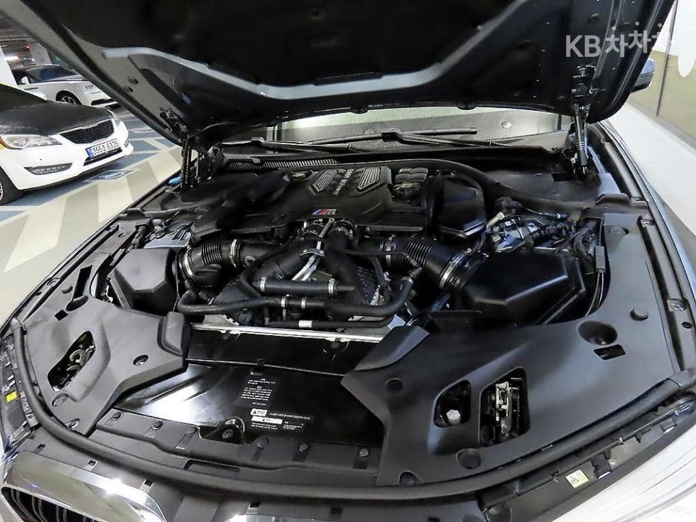 BMW M시리즈M5 Седан F10 - 19