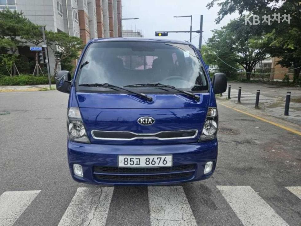 Киа Бонго 3 (лек) 1 тон Удължено междуосие Двойна Кабина CRDi Limited - Image 1