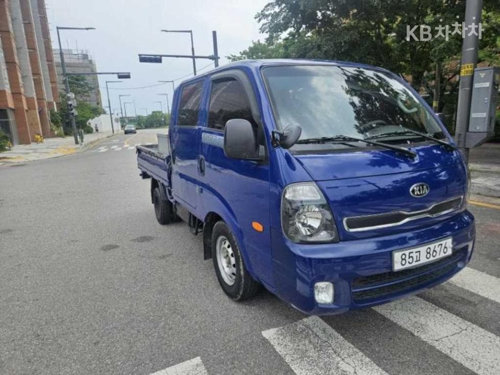 Киа Бонго 3 (лек)1 тон Удължено междуосие Двойна Кабина CRDi Limited - 2