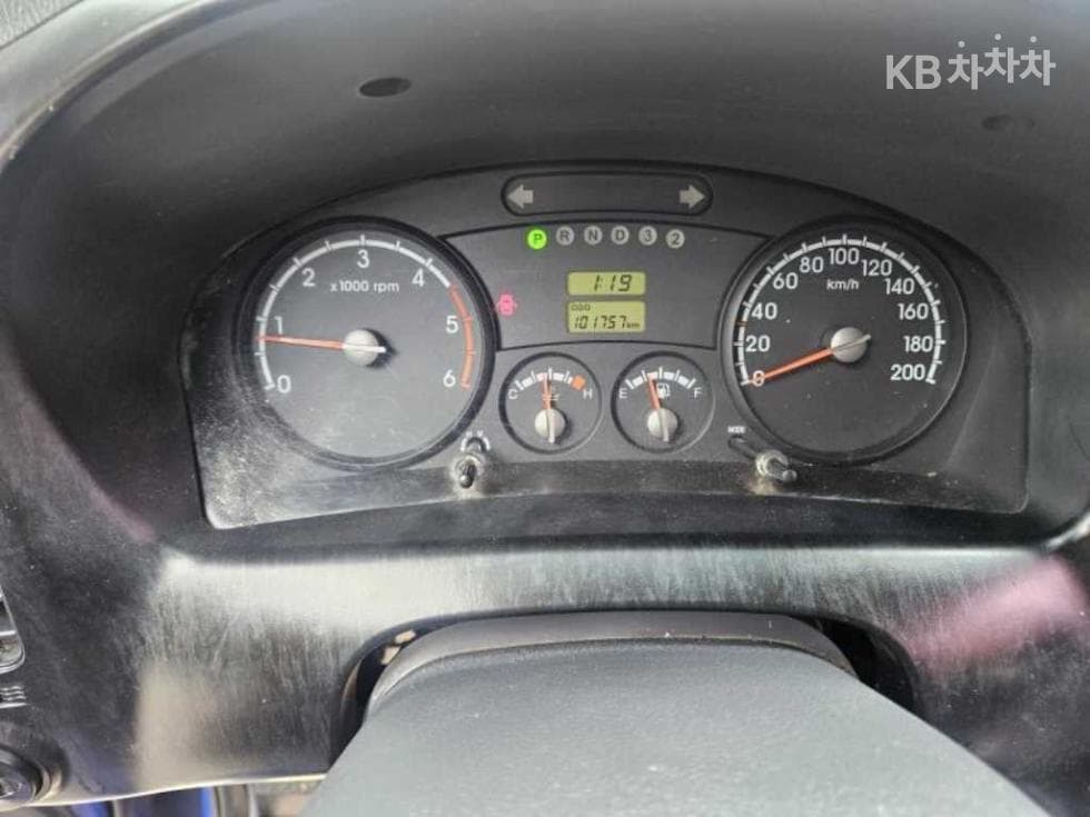Киа Бонго 3 (лек)1 тон Удължено междуосие Двойна Кабина CRDi Limited - 13
