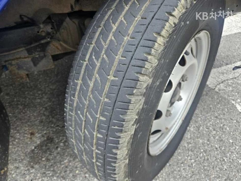 Киа Бонго 3 (лек)1 тон Удължено междуосие Двойна Кабина CRDi Limited - 19